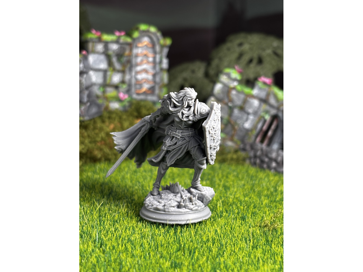 Lydia the Untarnished – Golden Griffin Sergeant